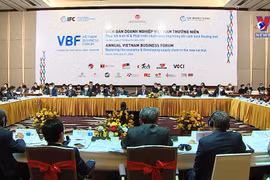 范明政总理在越南企业年度论坛高层会议上发表重要讲话