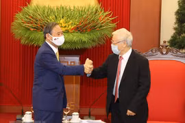组图：越共中央总书记、国家主席阮富仲会见日本首相菅义伟