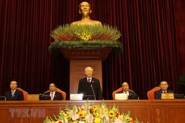 阮富仲同志连任新一届中央委员会总书记