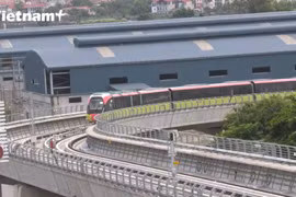 河内轻轨呠站至河内火车站轻轨列车试跑