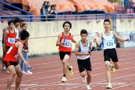 2013年全国青年田径锦标赛在坚江省开赛