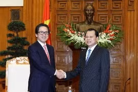 越南政府副总理武文宁会见了日本贸易振兴机构理事长石毛博行。 