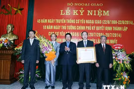 越南外交部机要局隆重举行传统日庆典