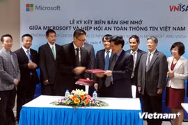 越南信息安全协会（ VNISA ）同微软集团 （ Microsoft ） 签署了加强信息安全保密工作合作备忘录