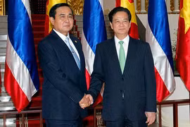 越南政府总理阮晋勇与泰国政府总理 巴育·占澳差