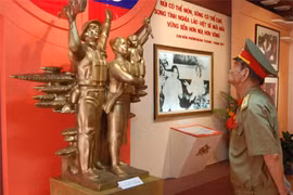 《越老友谊》展览会在河内拉开序幕