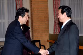 阮晋勇总理与安倍晋三首相