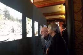 昔日河内图片展在法国首都巴黎举行