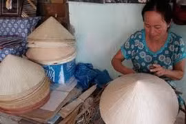 美蓝村斗笠编制手艺在越南全国享有盛名