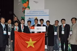 越南学生参加第五十三届国际数学奥林匹克竞赛 