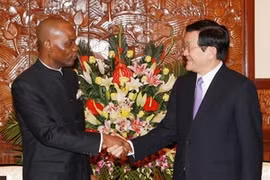 越南国家主席张晋创会见莫桑比克共和国驻越南大使 