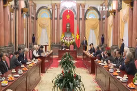 陈大光主席会见越南援柬专家联络委员会代表