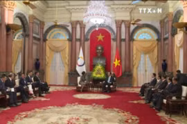越南国家主席陈大光会见法语国家组织秘书长米夏埃尔•让