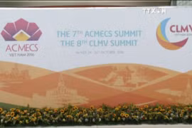 阮春福总理视察ACMECS 7、CLMV 8系列会议准备工作 