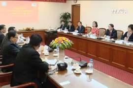 越通社社长与老挝巴特寮通讯社社长进行会谈