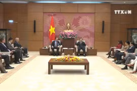 国会副主席冯国显会见美国-东盟商务理事会代表团