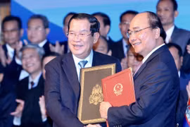 越南柬埔寨陆地边界勘界立碑工作总结会议（组图）