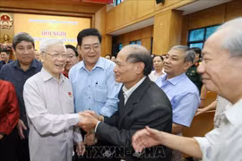 越共中央总书记、国家主席阮富仲会见河内市选民