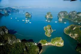 游览下龙湾（组图）
