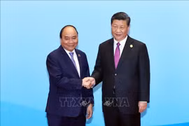 越南政府总理阮春福出席第二届“一带一路”国际合作高峰论坛圆桌峰会（组图）