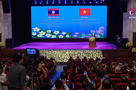 越老建交60周年纪念活动在越南与老挝同时举行