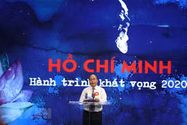 组图：阮春福总理出席“胡志明——2020年渴望征程” 艺术交流活动