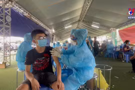 越南优先向经济火车头——东南部地区提供新冠疫苗 
