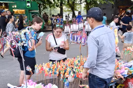 组图：河内市春罗面塑业——“绝无仅有”的手工业