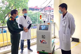 越南成功研发出医用物流机器人 更好服务新冠肺炎疫情防控工作