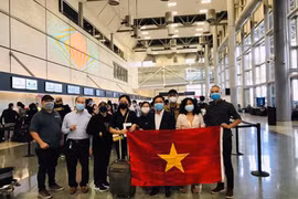 在美国的340余名越南公民安全回国