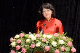 越南国家副主席邓氏玉盛出席岘港市第五届爱国竞赛大会