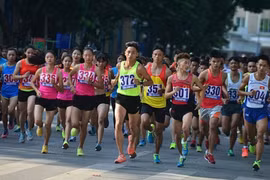 2020东盟轮值主席年：2020年旺盛银行河内马拉松比赛吸引近7000人报名参加