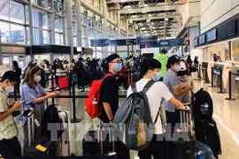 将在日本滞留的350多名公民接回国