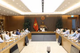 新冠肺炎疫情：严格遵守入境人员管理规定