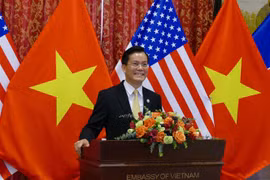 越南驻美国大使馆举行越美建交25周年纪念典礼