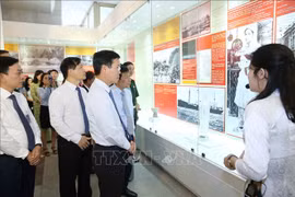 “胡志明主席——肖像素描”专题展在河内举行