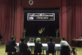越南音乐家作品被选为2020年柏林国际吉他比赛的必弹曲目 越南选手斩获最佳演奏奖