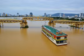 具有升降功能的桥梁引起岘港市民的关注