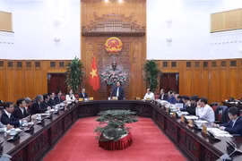 政府总理阮春福与薄寮省领导班子举行工作会议