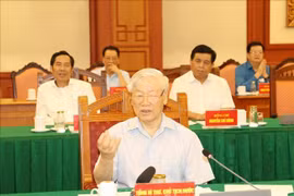  面向越共十三大：越共中央总书记阮富仲主持越共十三大文件小组会议