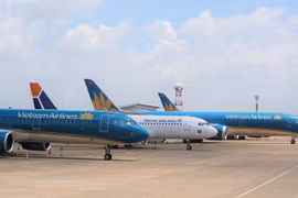 越南各家航空公司因遭受台风影响而调整航班执行计划