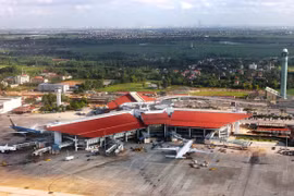 越南航空局建议缩短内排国际机场跑道升级改造的关闭时间