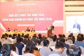 阮春福出席越共中央经济部2019年工作总结暨2020年工作部署会议