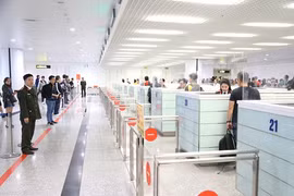 通过在线自动化系统对出入境活动进行管理
