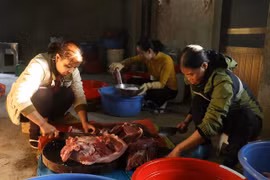 老街省烟熏腊肉、腊肠以特色味道闻名远近