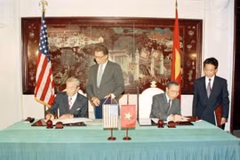 越美关系正常化25周年：打破两国关系中的“绊脚石”