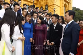 邓氏玉盛：年轻一代对越南的建国卫国事业做出重要贡献