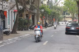 放宽社会距离措施后 河内市生活节奏逐步恢复正常 