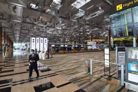 新冠肺炎疫情：越南驻外大使馆给予旅外越南公民及时帮助要求严格遵守防疫规定