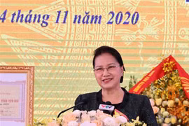 国会主席阮氏金银出席安沛省光明乡的“全民族大团结日”活动